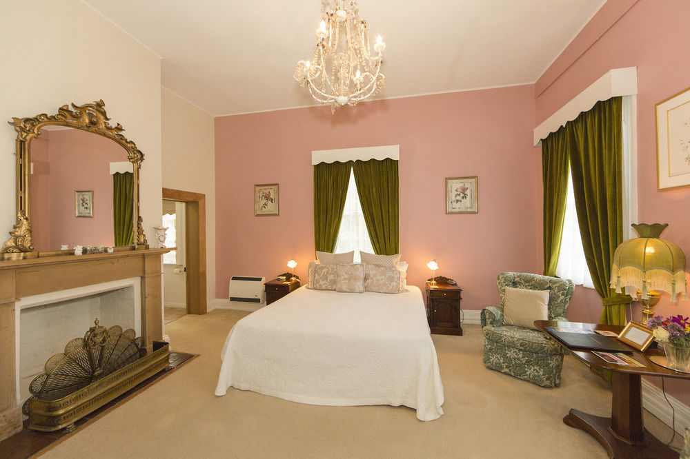 The Racecourse Inn Longford Экстерьер фото