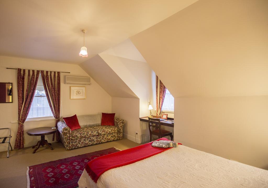 The Racecourse Inn Longford Экстерьер фото