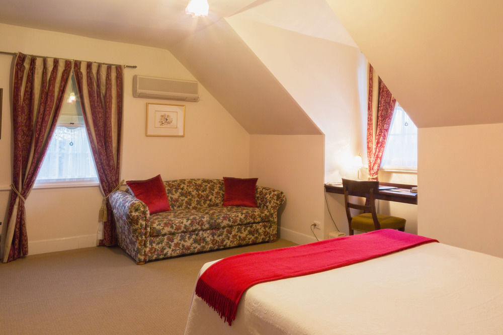 The Racecourse Inn Longford Экстерьер фото