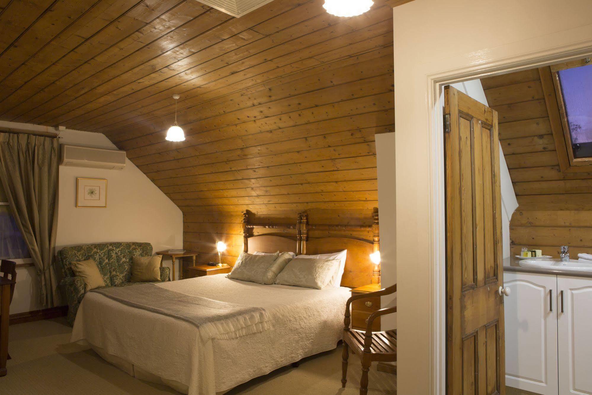 The Racecourse Inn Longford Экстерьер фото