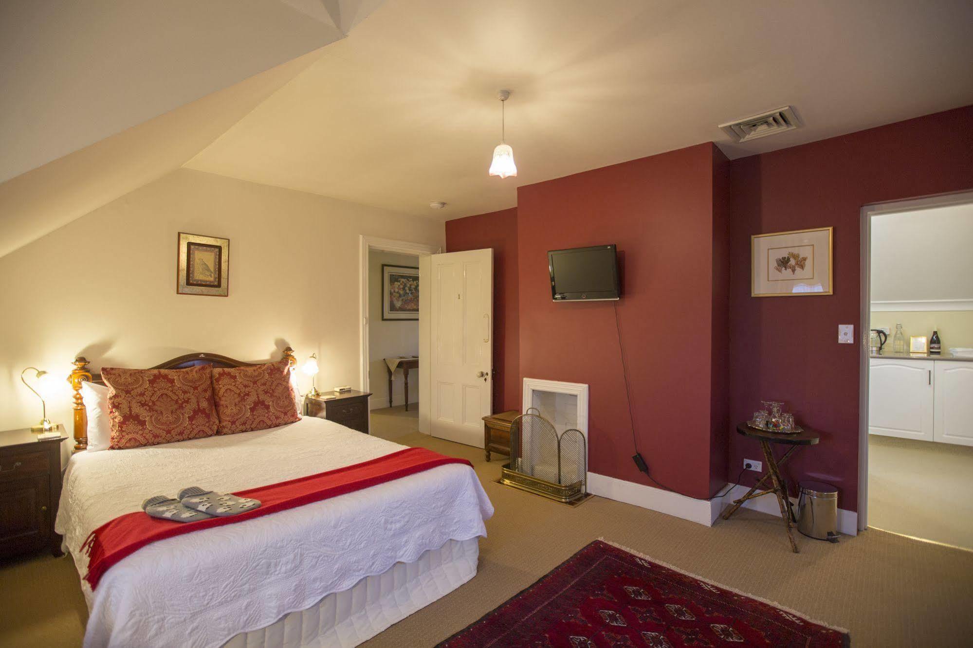 The Racecourse Inn Longford Экстерьер фото