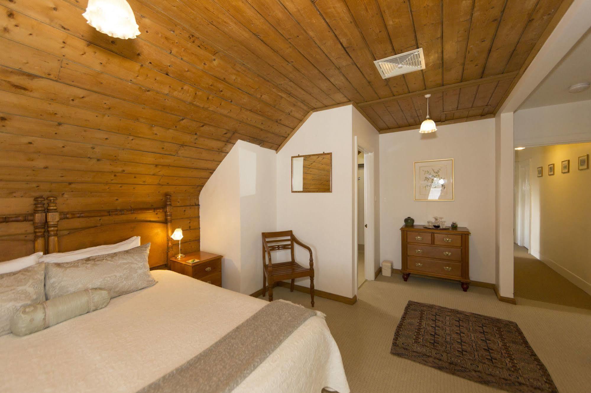 The Racecourse Inn Longford Экстерьер фото