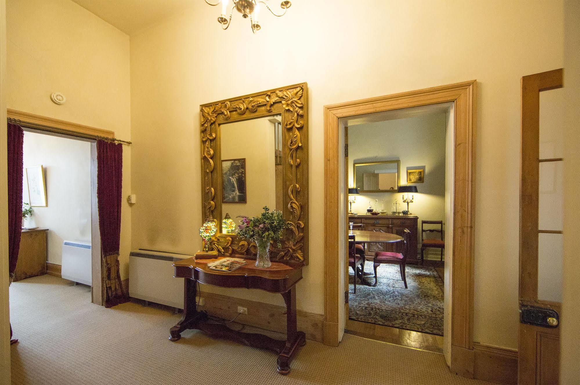 The Racecourse Inn Longford Экстерьер фото