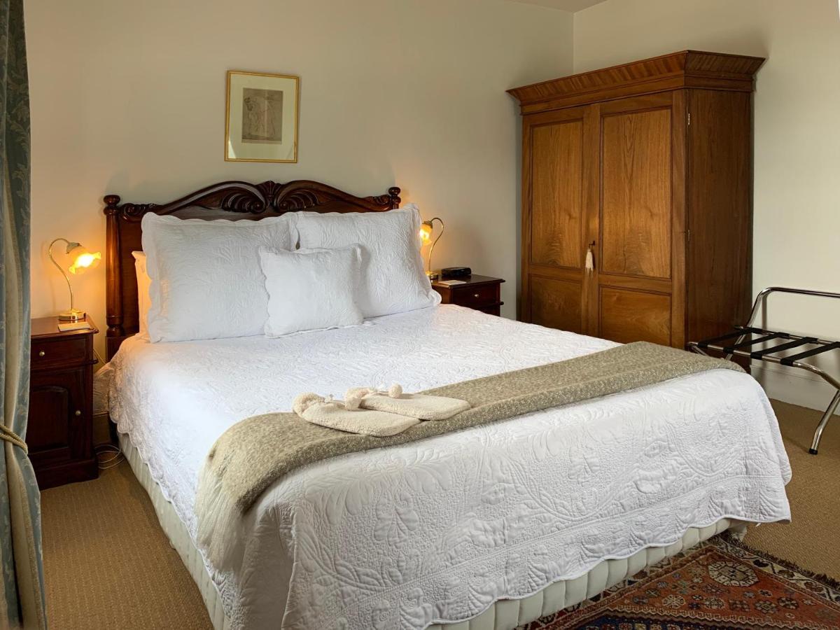 The Racecourse Inn Longford Экстерьер фото